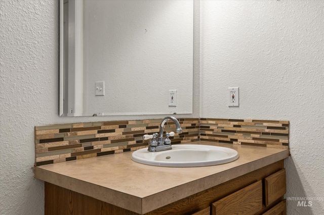 10605 W Goldenrod Ave, Boise, ID 83713