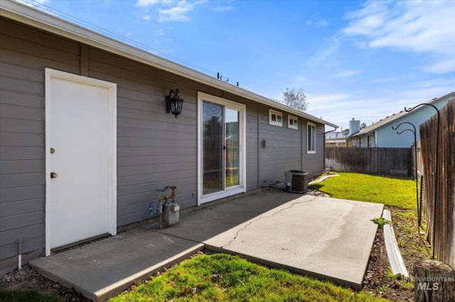 10605 W Goldenrod Ave, Boise, ID 83713