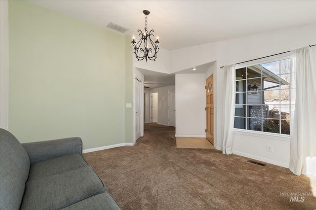 10605 W Goldenrod Ave, Boise, ID 83713