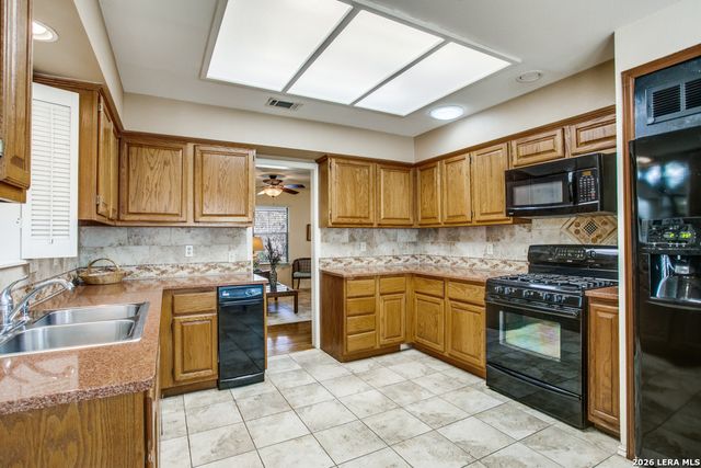 8510 odyssey, Universal City, TX 78148