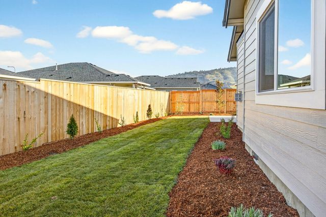 3723 Ford Drive, Medford, OR 97504