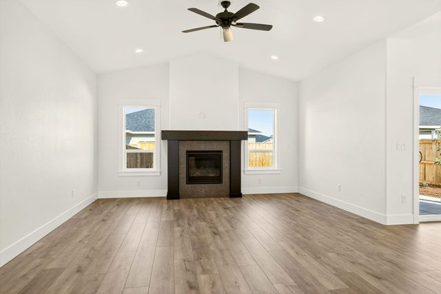 3723 Ford Drive, Medford, OR 97504