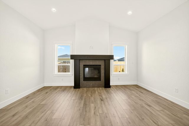 3723 Ford Drive, Medford, OR 97504