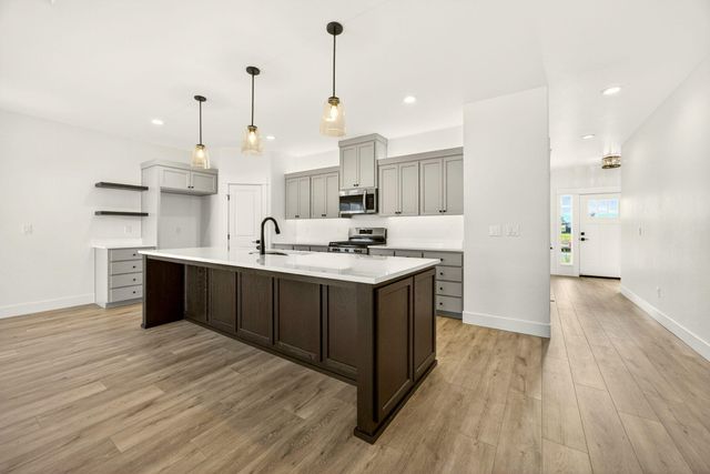 3723 Ford Drive, Medford, OR 97504