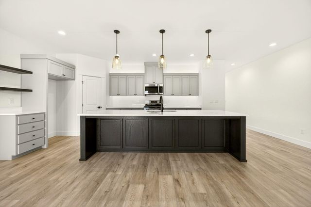 3723 Ford Drive, Medford, OR 97504