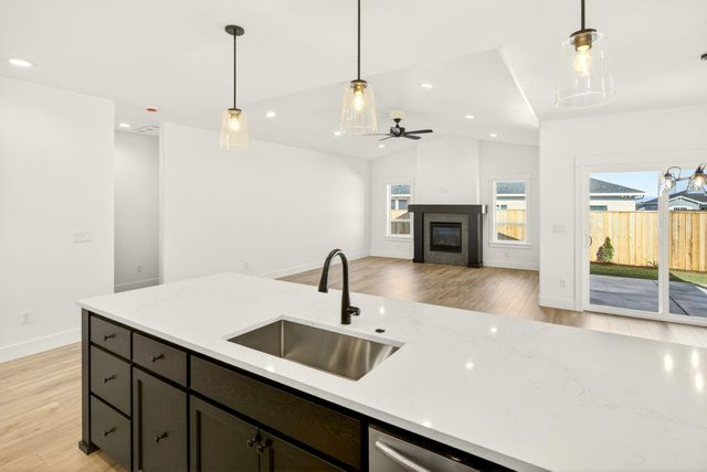 3723 Ford Drive, Medford, OR 97504