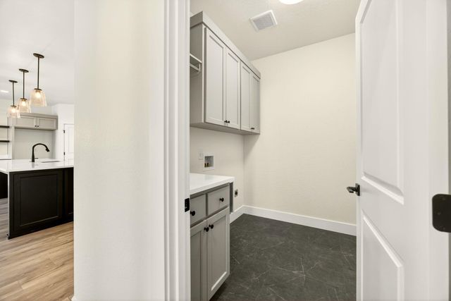 3723 Ford Drive, Medford, OR 97504