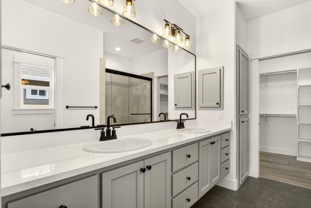 3723 Ford Drive, Medford, OR 97504