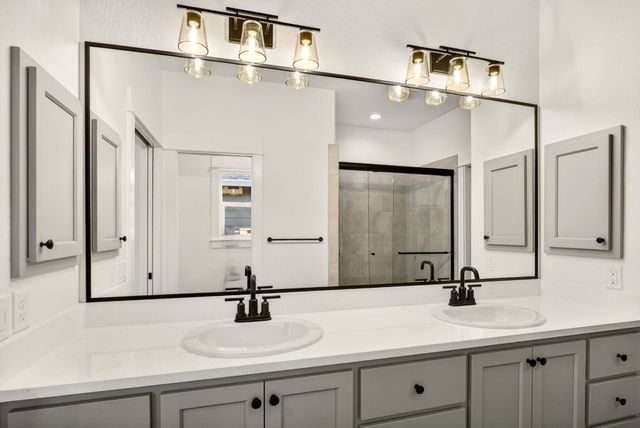 3723 Ford Drive, Medford, OR 97504