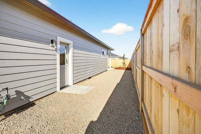 3723 Ford Drive, Medford, OR 97504