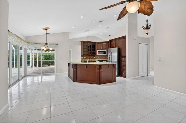 10194 Canoe Brook Circle, Boca Raton, FL 33498