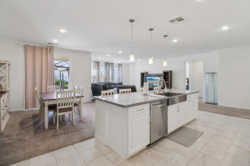 Image 7 of property listing at 10671 Braverman Drive, Santee, CA 92071