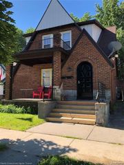 1112 Minnie Street, Port Huron, MI 48060
