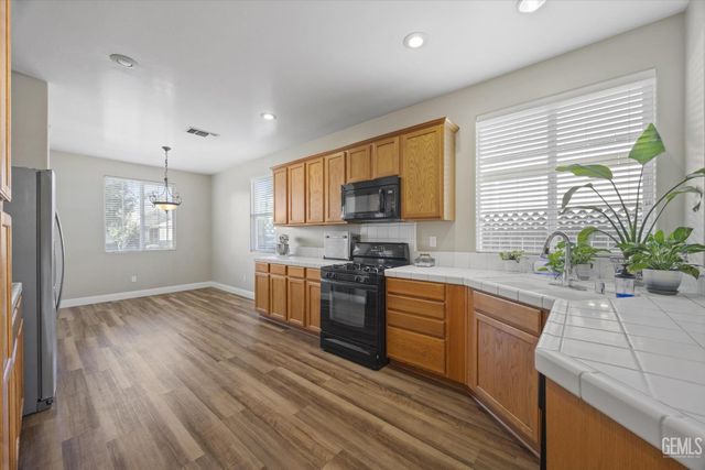 11621 Morgan Hill Drive, Bakersfield, CA 93312