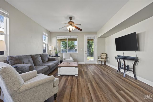 11621 Morgan Hill Drive, Bakersfield, CA 93312