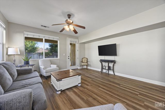 11621 Morgan Hill Drive, Bakersfield, CA 93312