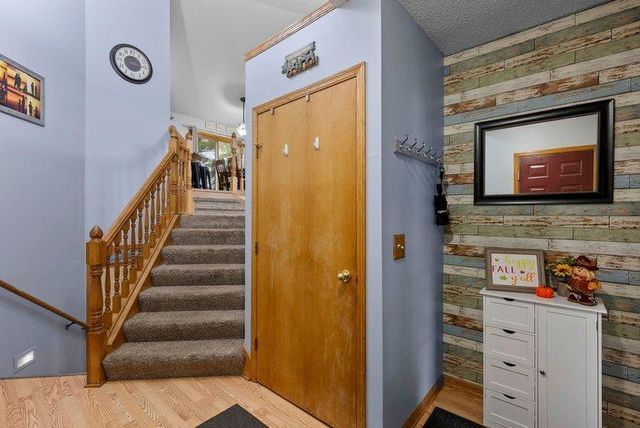 9711 Woodcrest Court, Monticello, MN 55362