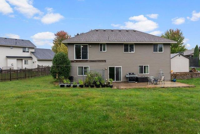 9711 Woodcrest Court, Monticello, MN 55362