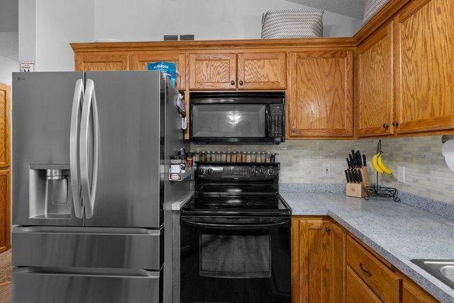 9711 Woodcrest Court, Monticello, MN 55362