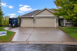 9711 Woodcrest Court, Monticello, MN 55362