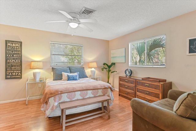 140 AVENIDA DE LA ISLA, Nokomis, FL 34275