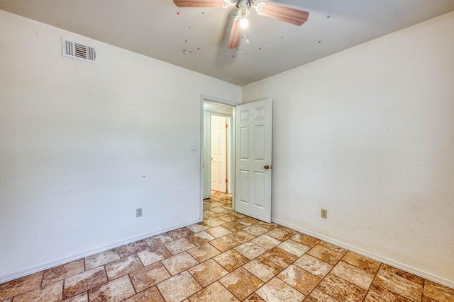 212 N River Oaks DR, Burnet, TX 78611