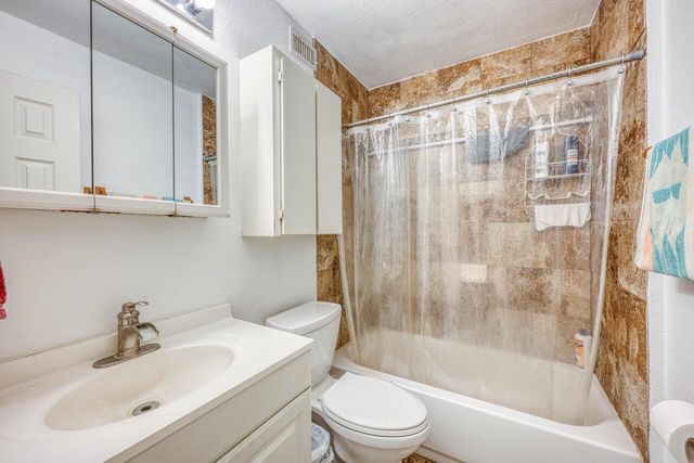 212 N River Oaks DR, Burnet, TX 78611