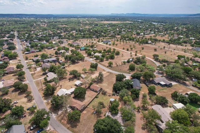 212 N River Oaks DR, Burnet, TX 78611