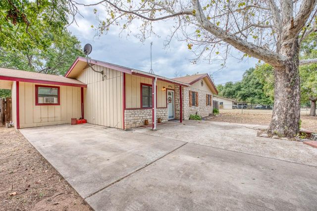 212 N River Oaks DR, Burnet, TX 78611