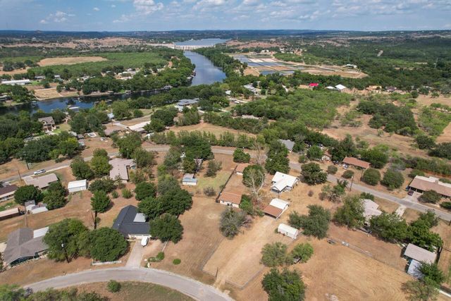 212 N River Oaks DR, Burnet, TX 78611