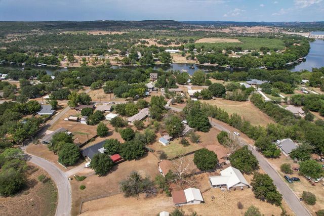 212 N River Oaks DR, Burnet, TX 78611