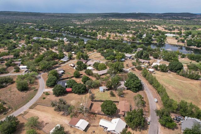 212 N River Oaks DR, Burnet, TX 78611