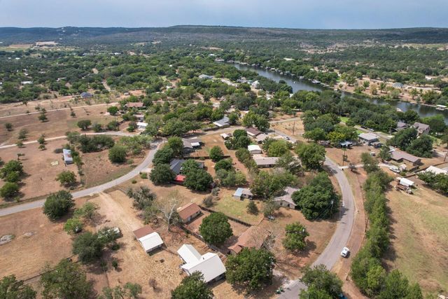 212 N River Oaks DR, Burnet, TX 78611