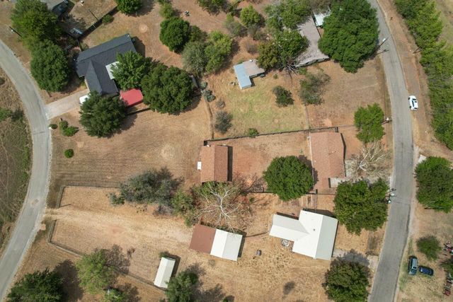212 N River Oaks DR, Burnet, TX 78611
