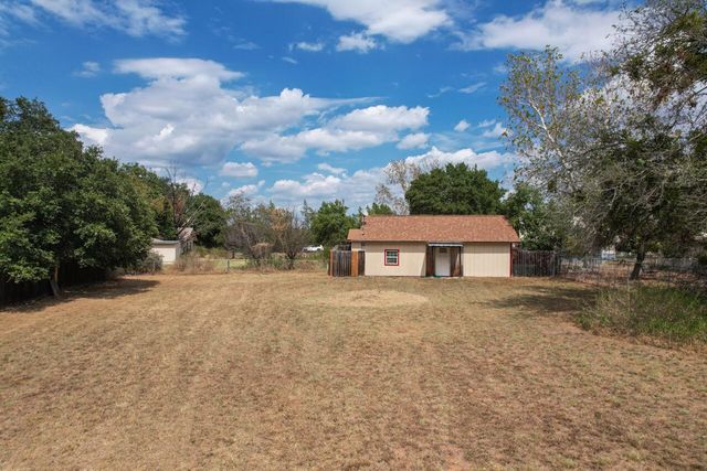 212 N River Oaks DR, Burnet, TX 78611