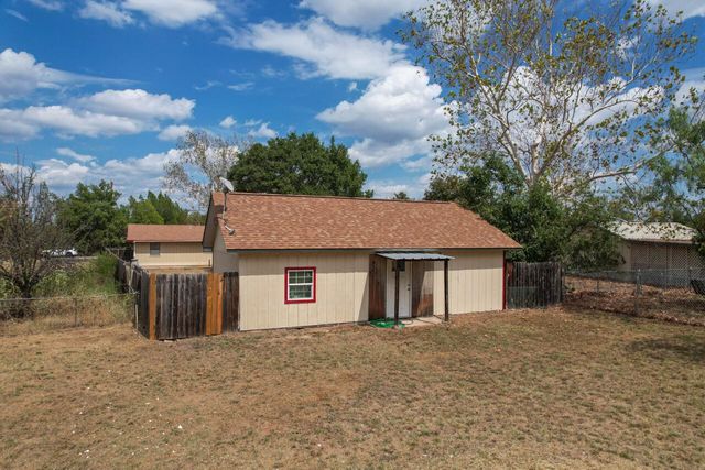 212 N River Oaks DR, Burnet, TX 78611