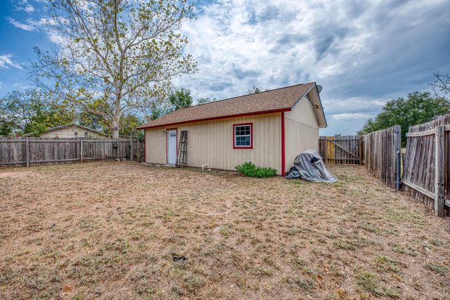 212 N River Oaks DR, Burnet, TX 78611
