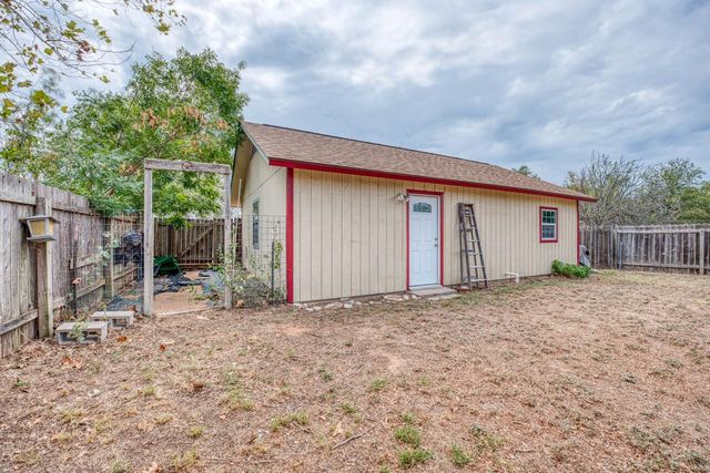 212 N River Oaks DR, Burnet, TX 78611