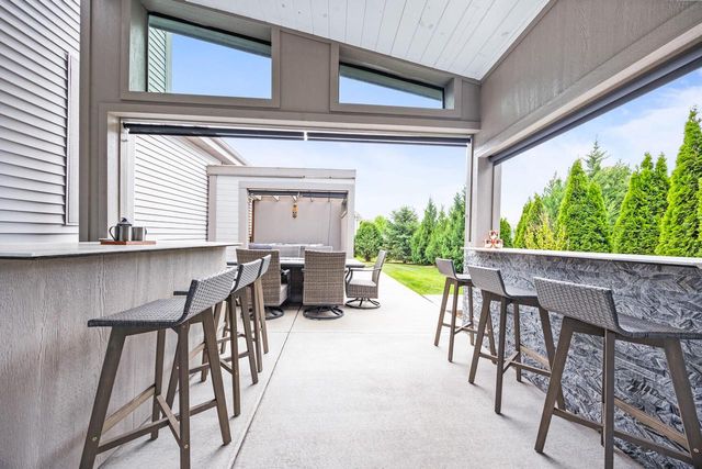 1480 Prairie Creek BOULEVARD, Oconomowoc, WI 53066