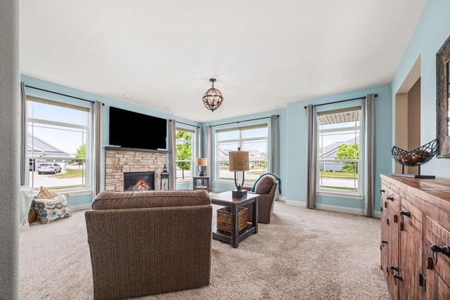 1480 Prairie Creek BOULEVARD, Oconomowoc, WI 53066