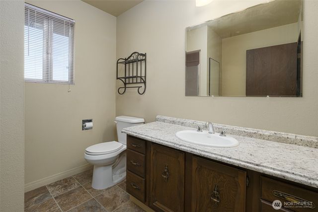 905 4th Ave SE, Quincy, WA 98848