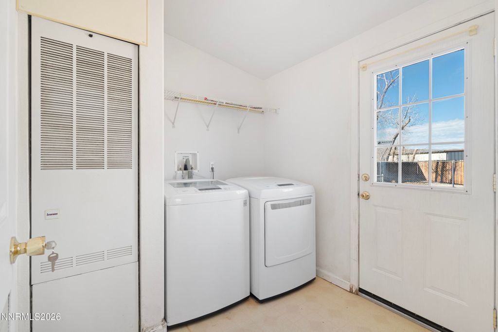 Image 19 of property listing at 6 Pauma Court, Yerington, NV 89447