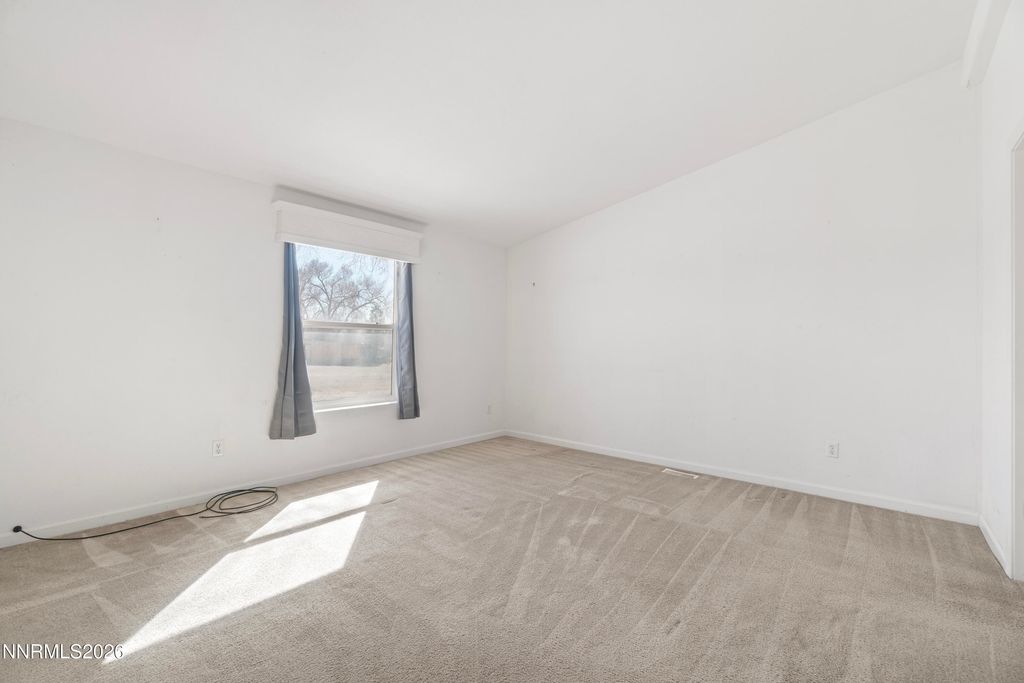 Image 26 of property listing at 6 Pauma Court, Yerington, NV 89447