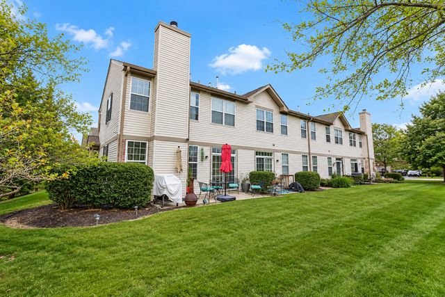 1288 W Black Wolf Road, Round Lake, IL 60073