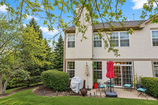 1288 W Black Wolf Road, Round Lake, IL 60073