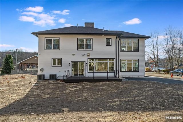 424 Lake Shore Drive, West Milford, NJ 07421