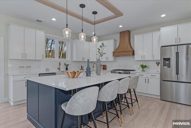 424 Lake Shore Drive, West Milford, NJ 07421