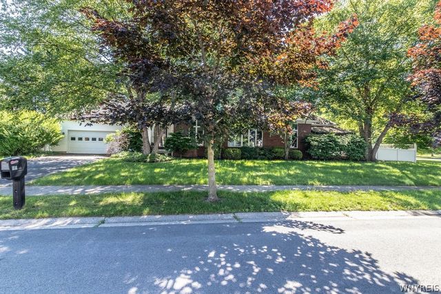 15 Brookshire Court, Amherst, NY 14051