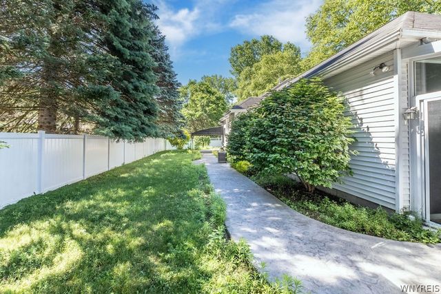 15 Brookshire Court, Amherst, NY 14051