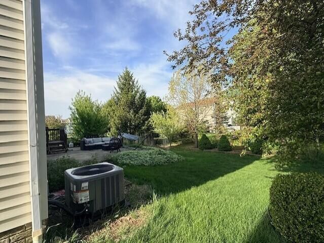 8840 Meadow Grass Lane, Lewis Center, OH 43035